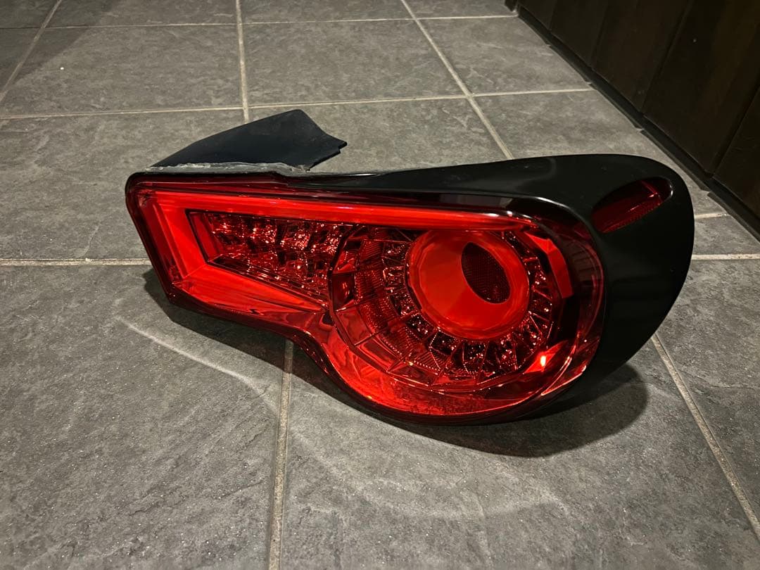 トヨタ 86 / スバル BRZ クリスタルアイ　レッドタイプ