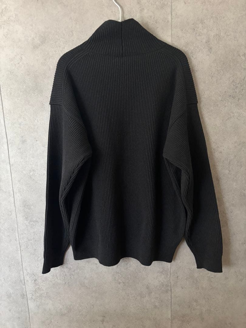 オーラリー　スーパーファインウールリブニットタートルネック　セーター