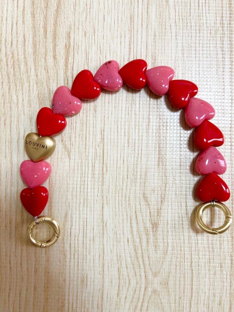 LOUVINI ルヴィニパリ　ハンドストラップ　スマホストラップ