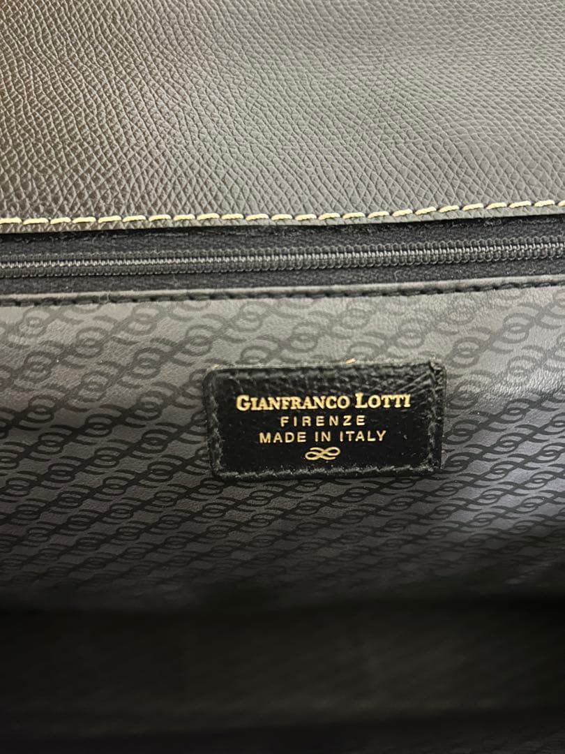 ビジネスバッグ　ストラップ付き　イタリア製　　値下げ