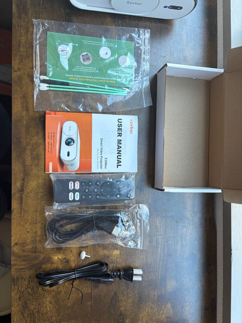 【Google　TV搭載＆自動レンズカバー】Sovboi プロジェクター本体