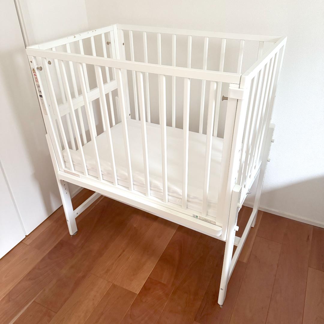 そいねーる ミニ ベビーベッド ホワイト & 専用マット・シーツ付き