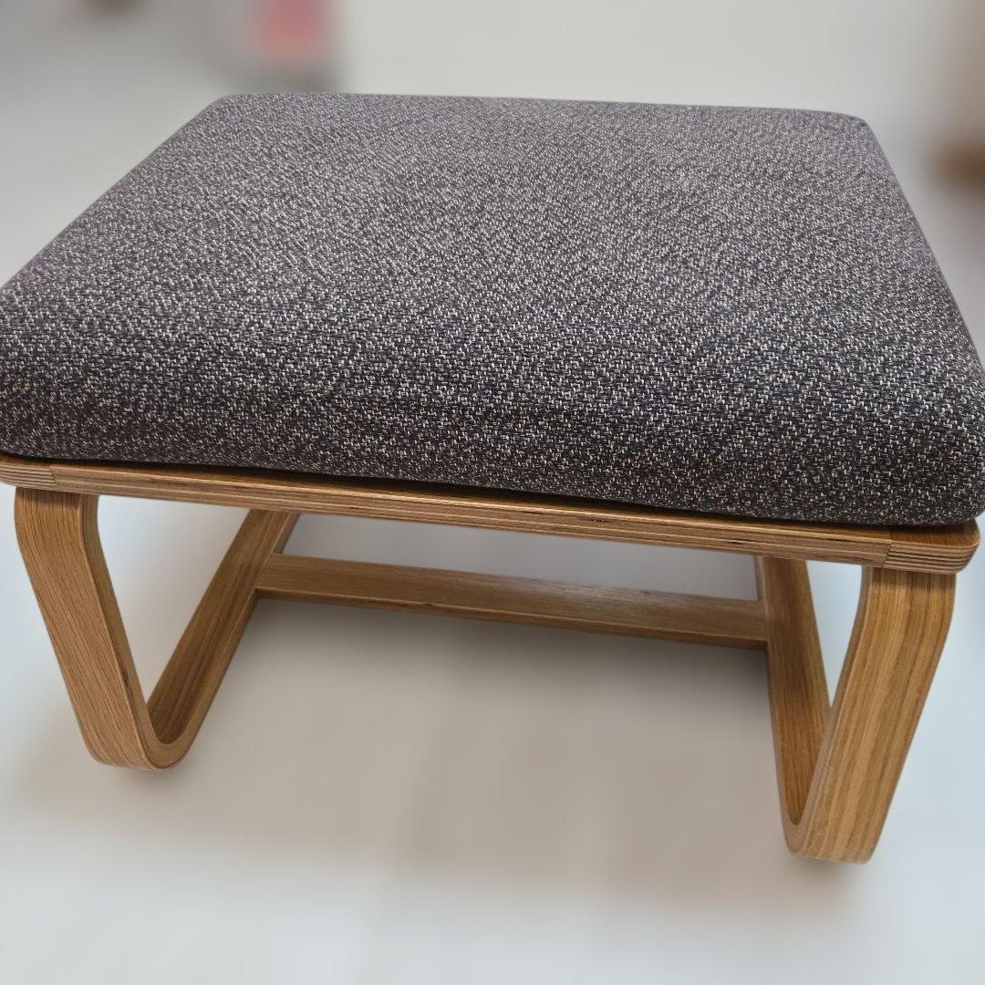 無印良品　オーク材　オットマン　リビングでもダイニングでも使えるベンチ