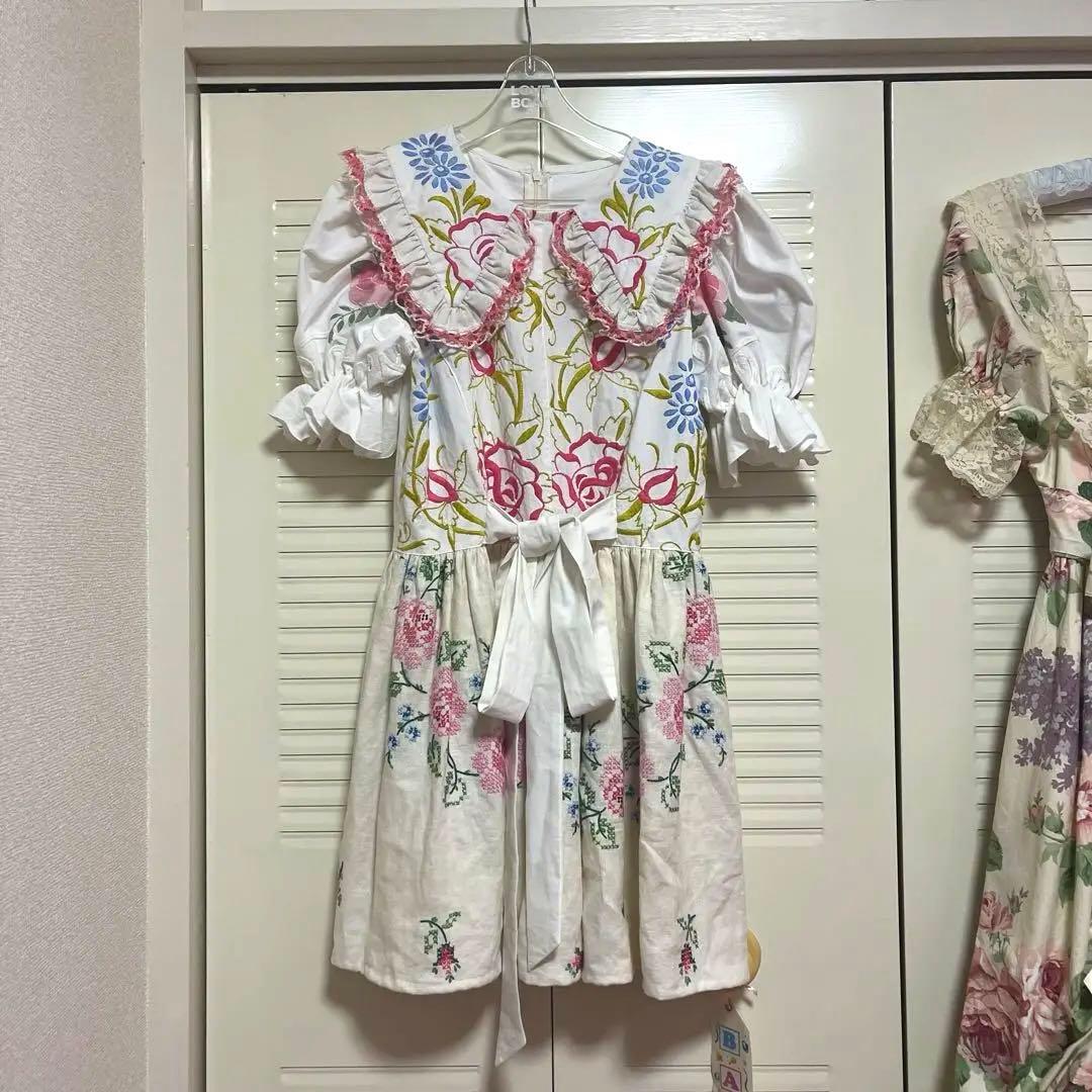 ピ*ン様 花柄　刺繍　ヴィンテージ　レトロ　ワンピース　ドレス
