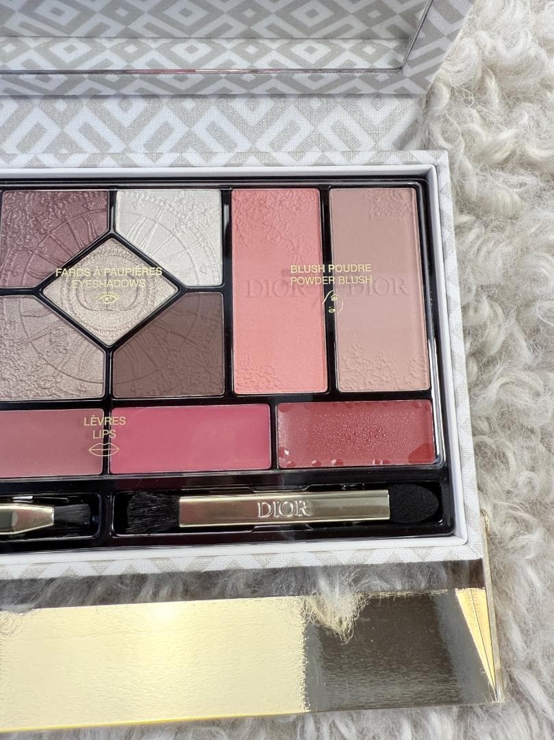 未使用　ディオール　Dior　エクランクチュールマルチユース　ホリデー限定