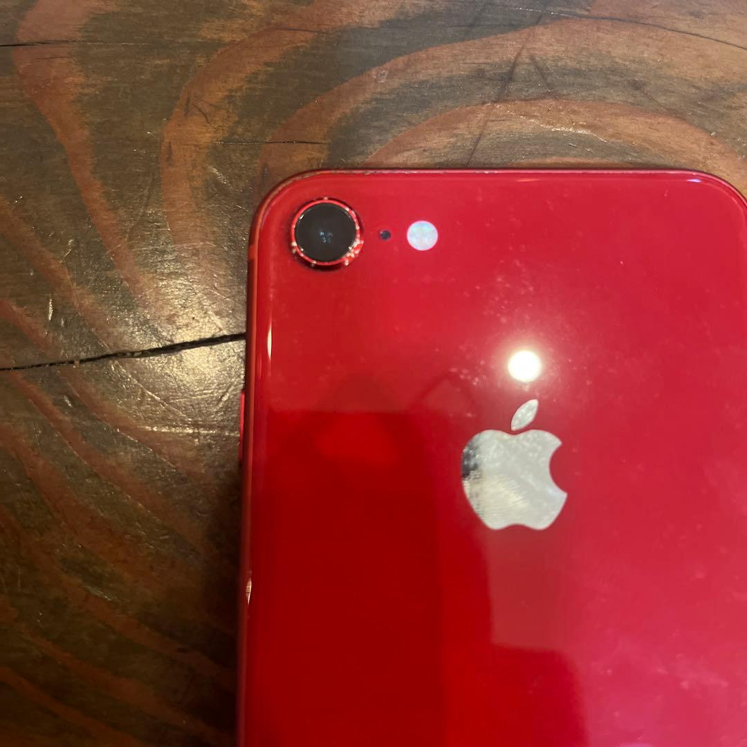 iPhone8 本体（レッド）