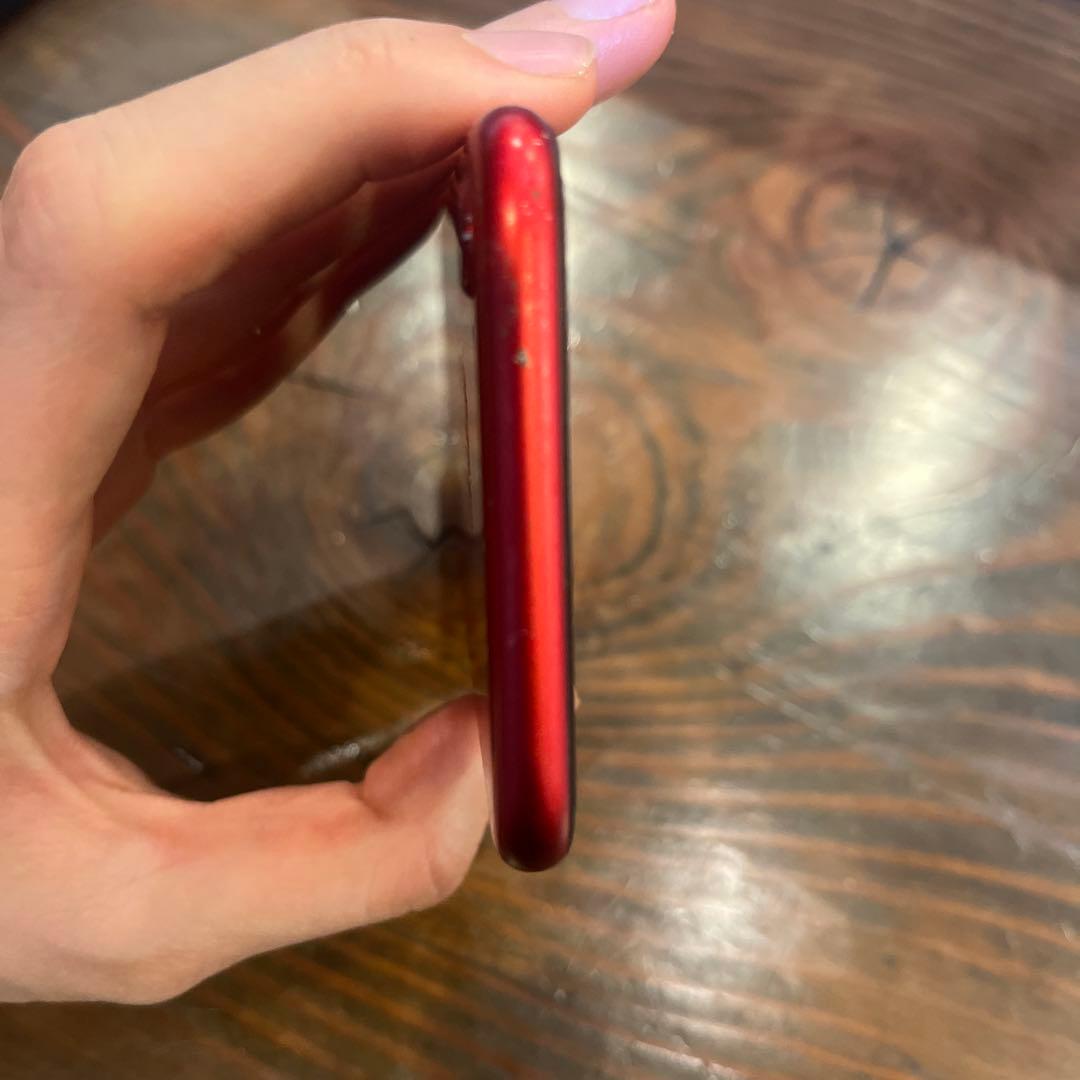 iPhone8 本体（レッド）