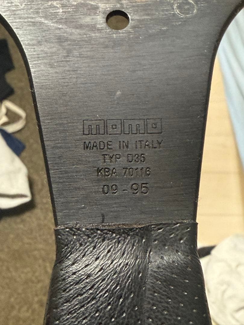 momo ステアリング レザー