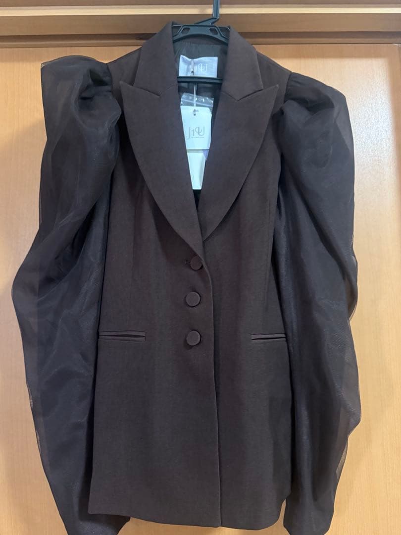 J1U by LA BELLE ETUDE パワーパフショルダージャケット