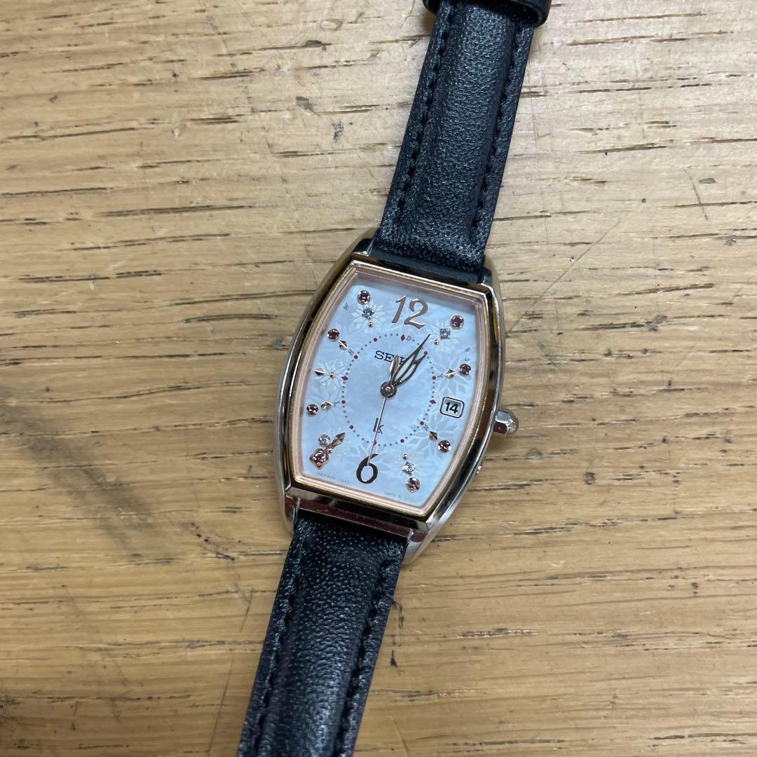 美品 稼働品 SEIKO ルキア 花柄 1B32-0AA電波ソーラー レディース