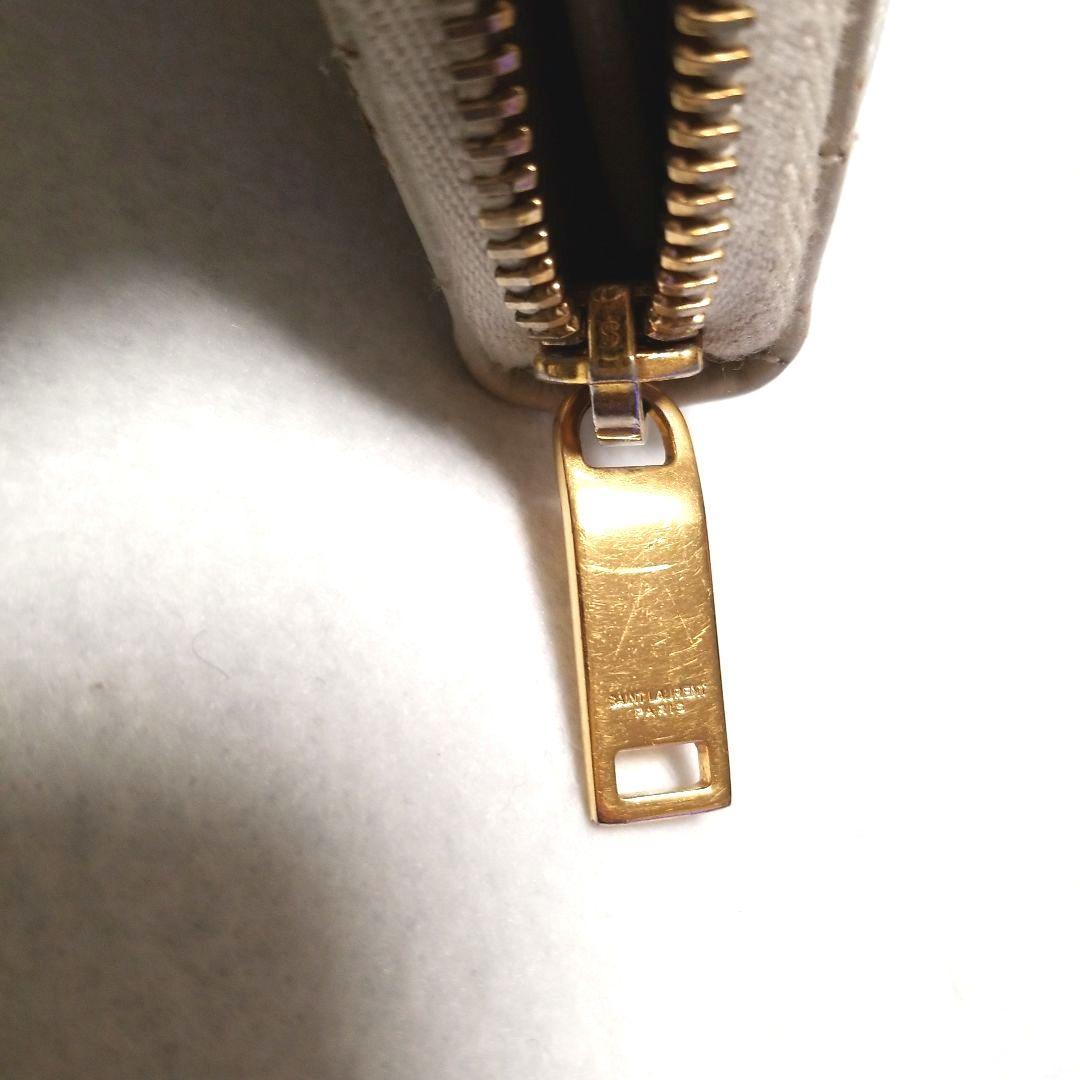 SAINT LAURENT カサンドラ　Vステッチ　キルティング長財布