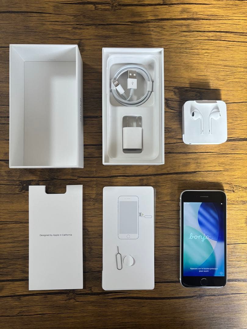 iPhone SE 第2世代 128GB SIMフリー バッテリー79%初期化済