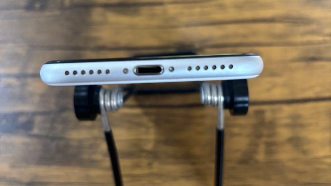 iPhone SE 第2世代 128GB SIMフリー バッテリー79%初期化済