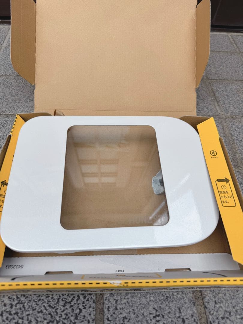 VOXY NOAH 80 ガラスリッド　HONEST 給油口