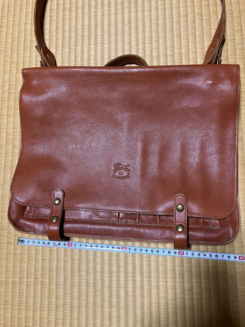 イルビゾンテ　メッセンジャーバッグ　ショルダー　A4サイズ収納可