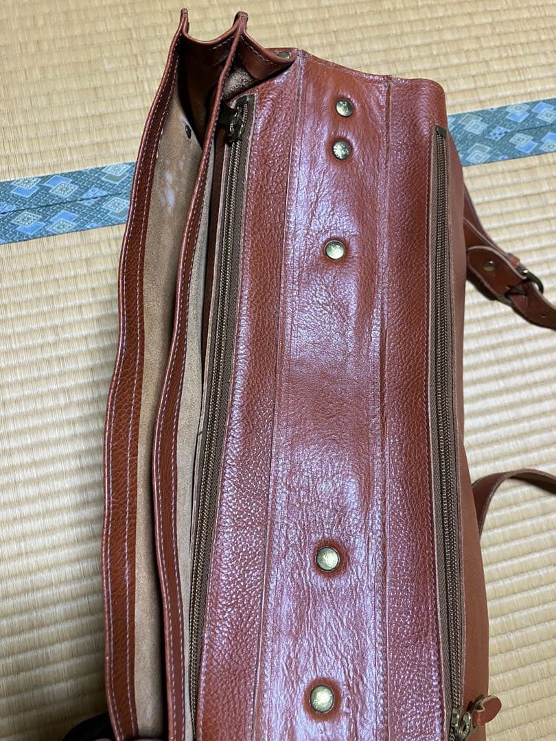 イルビゾンテ　メッセンジャーバッグ　ショルダー　A4サイズ収納可