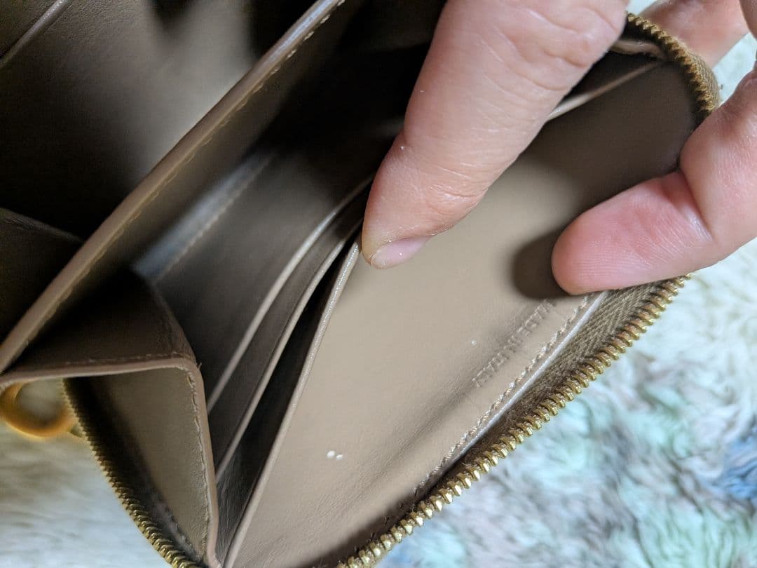 CELINEキルティングデザイン ケース ベージュ