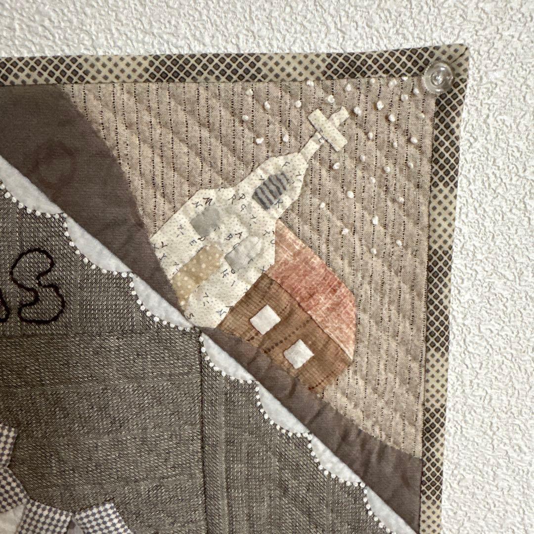 ハンドメイドパッチワークキルトの大人ぽいクリスマスタペストリー