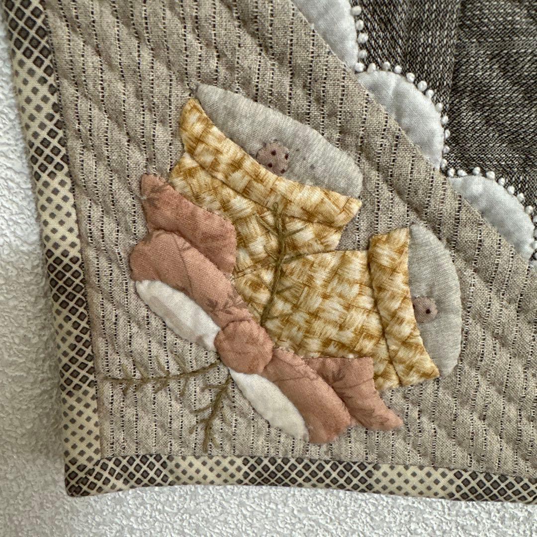 ハンドメイドパッチワークキルトの大人ぽいクリスマスタペストリー