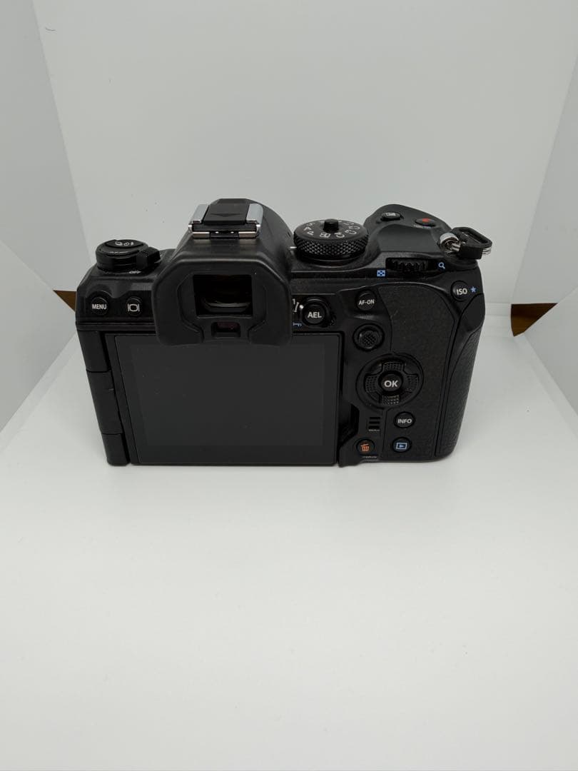 【シャッター回数2100回】OM system OM-1