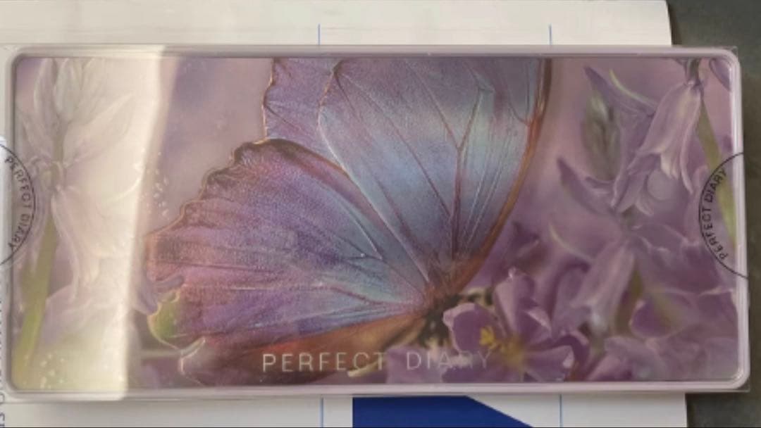 パーフェクトダイアリー　蝶　アイシャドウ