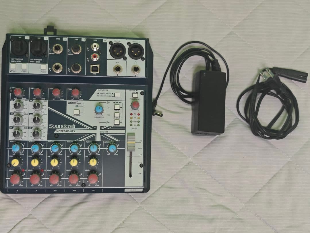 Soundcraft Notepad-8FX ミキサー