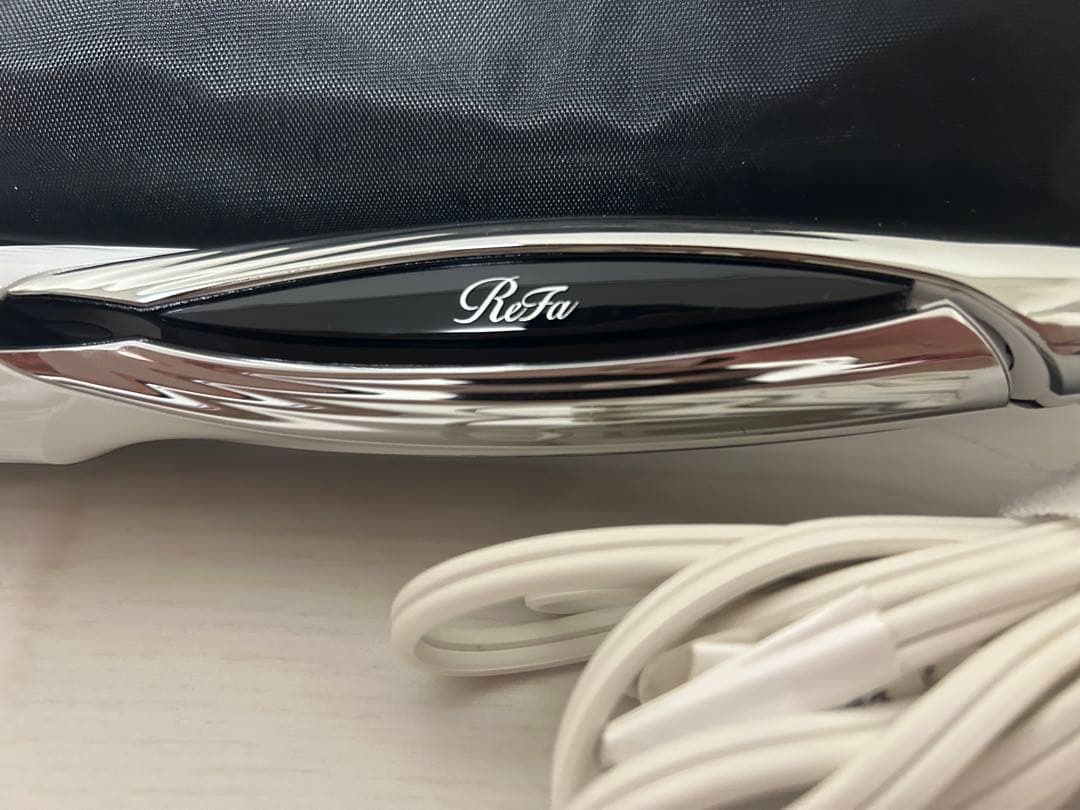 【即日発送&値下げ依頼○】Refa ストレートヘアアイロン 　 ※収納ケース付き