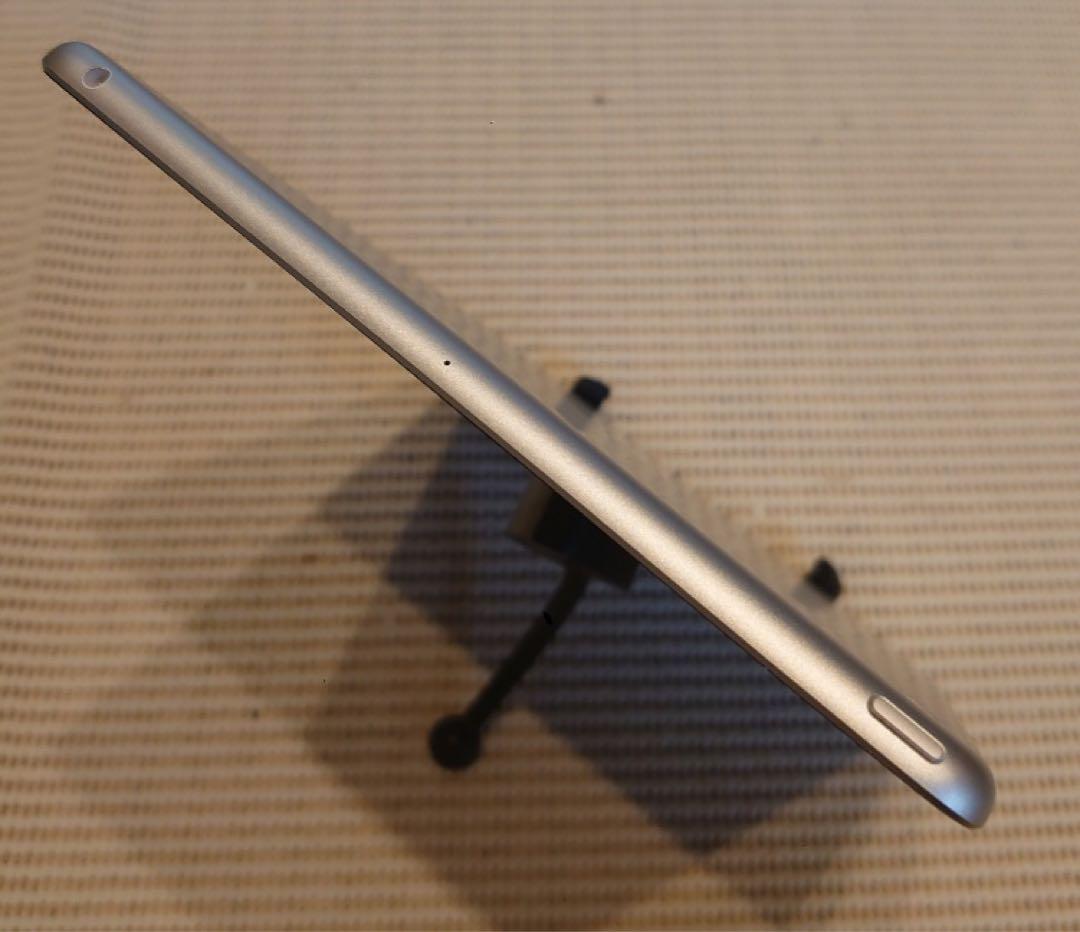 完動品美品iPad第9世代(A2602)本体64GBシルバー送料込WPH9L