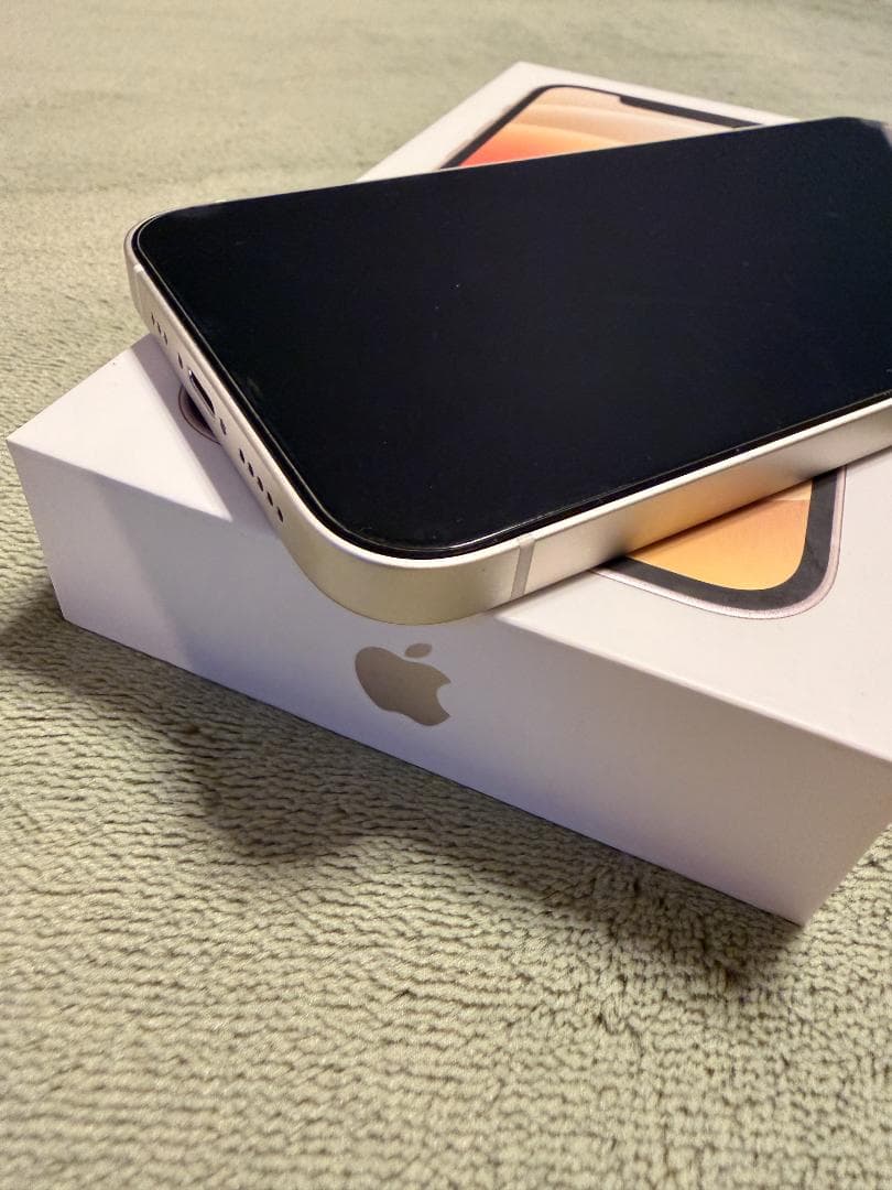 スマートフォン本体 Apple iPhone 12 64GB