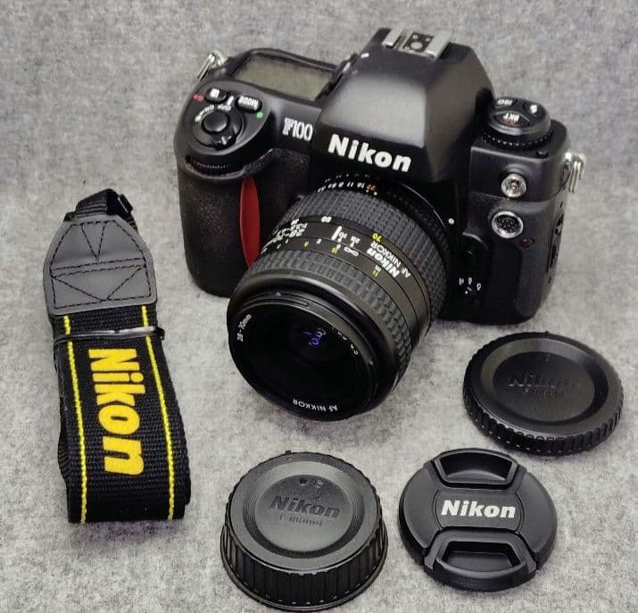 rareさまご購入予定品　Nikon F100 標準ズームレンズ付き