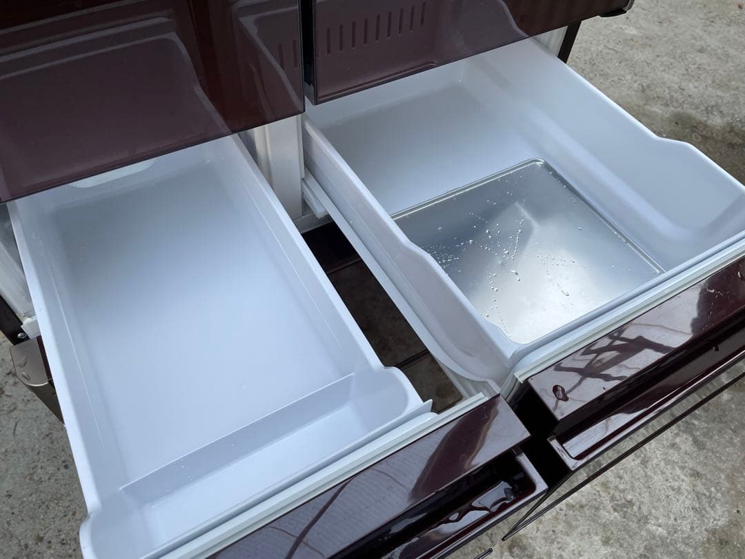 関西買取専門店　日立　565L 6ドア冷蔵庫　真空チルド　R-X5700F