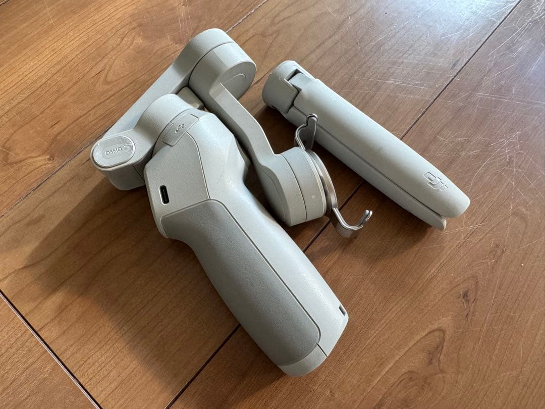 収納袋付きDJI Osmo Mobile 4 スマートフォン用ジンバル