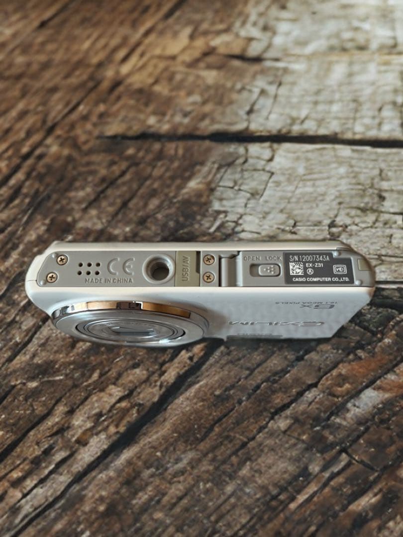 【極美品】CASIO EXILIM EX-Z31 コンパクトデジタルカメラ