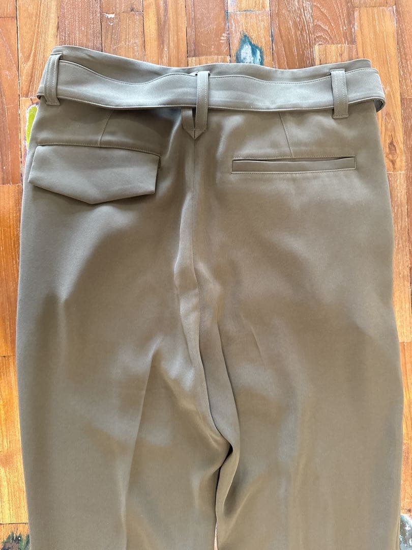 クルニ ワイドパンツ サイズ1 スラックス　オリーブ　極美品　ベルト付き