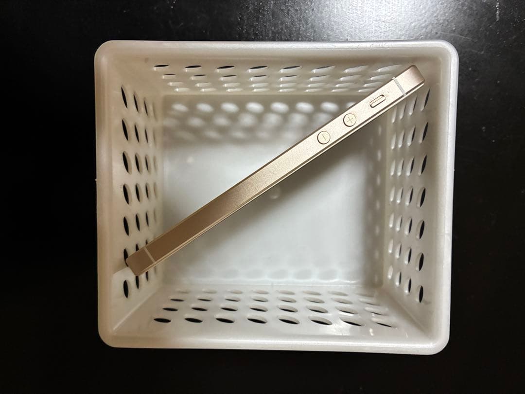 【外観・超美品】iPhone SE (1世代)ゴールド64GB ジャンク品