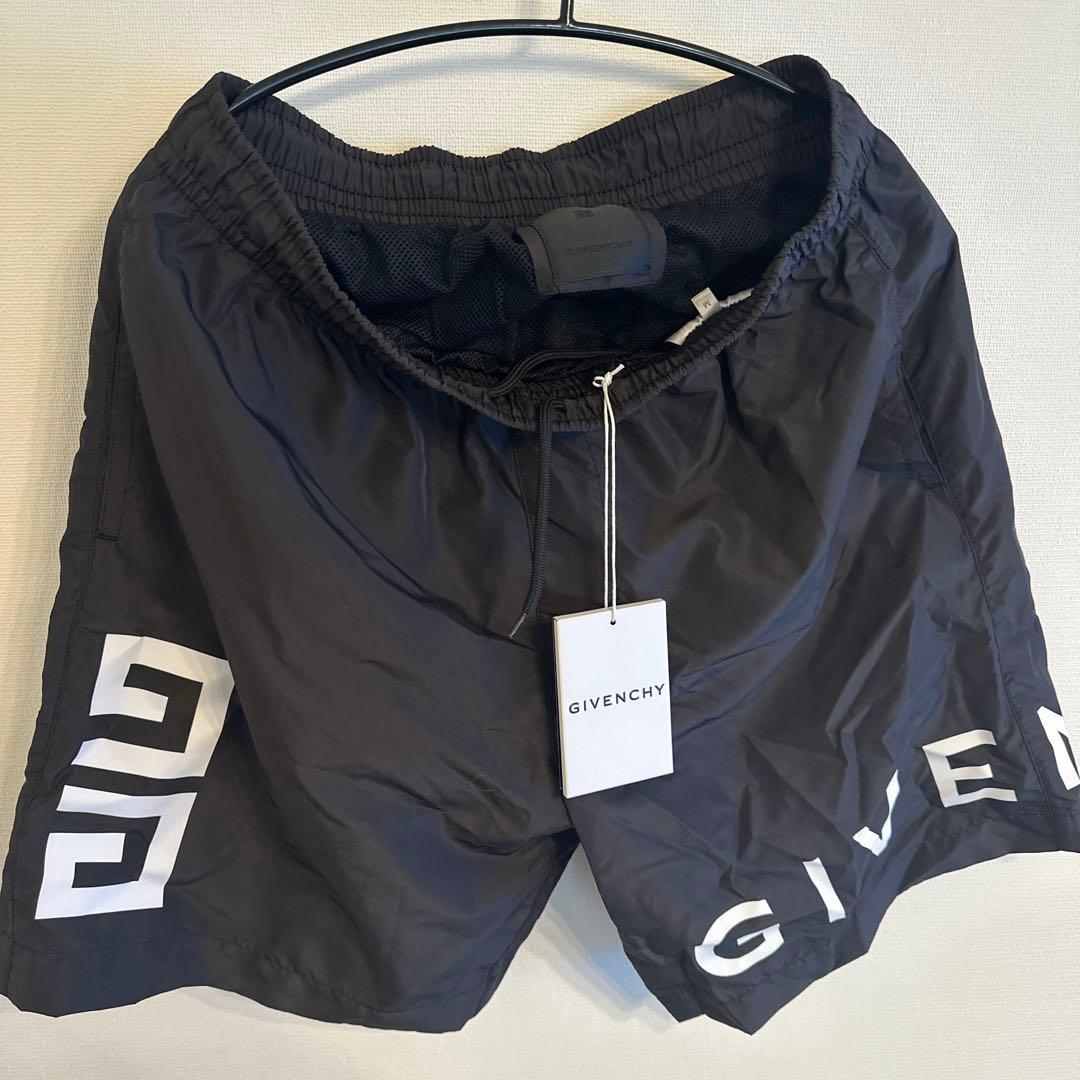GIVENCHY ブラック ショートパンツ M