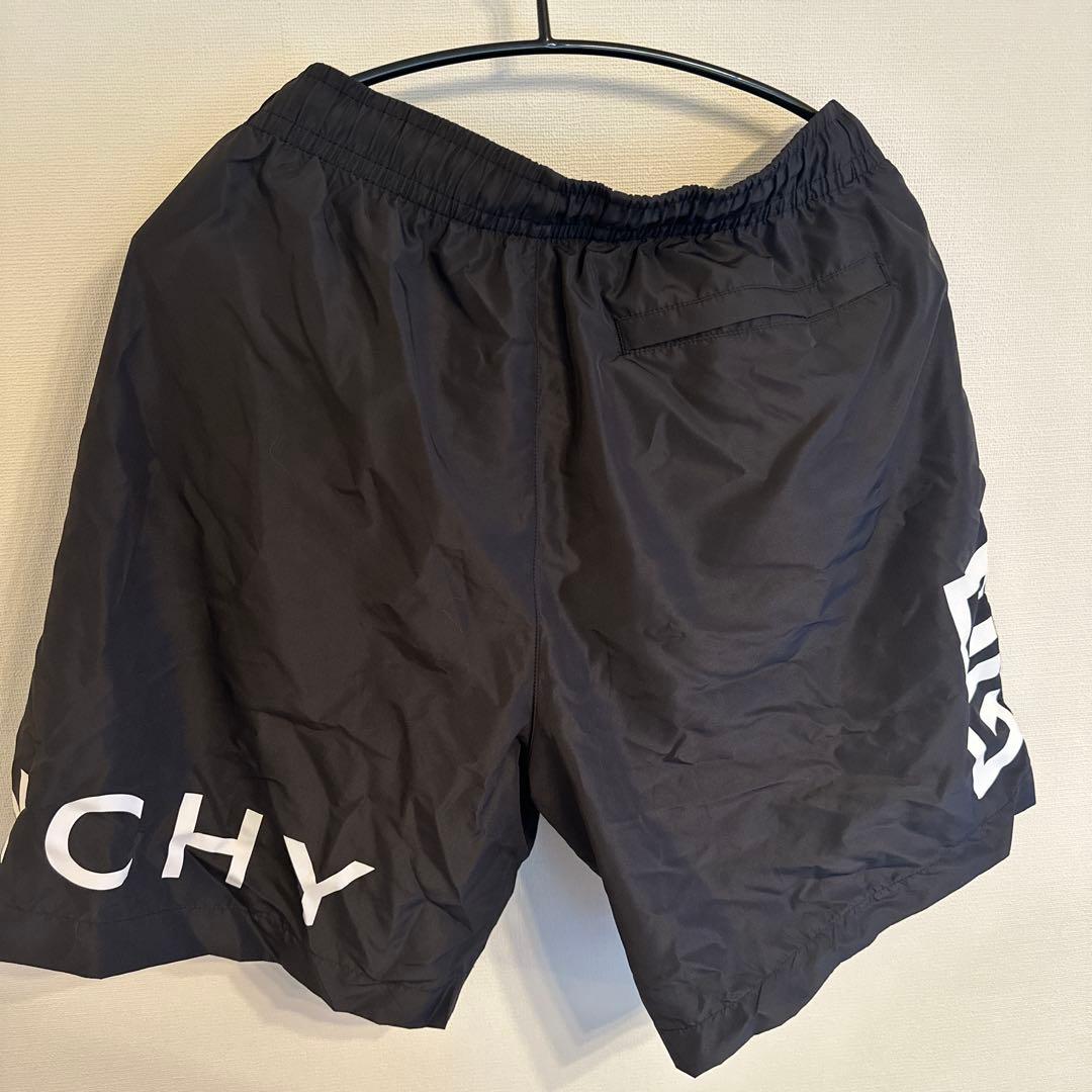 GIVENCHY ブラック ショートパンツ M