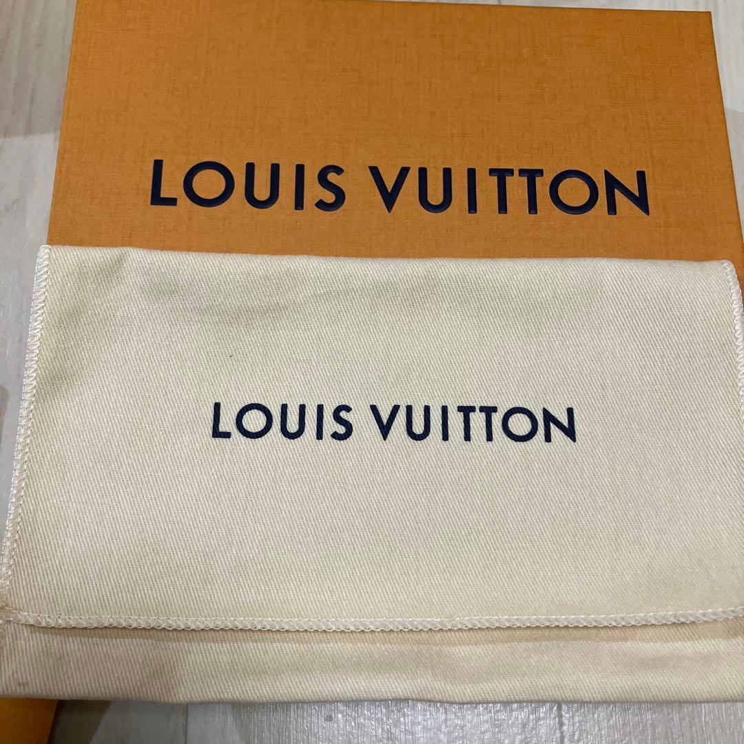 ルイヴィトン　マヒナ　iPhone7.8.SEケース