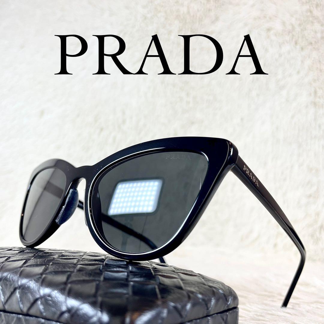 極美品　PRADA　サングラス　キャッツアイ　SPR01V　ブラックフレーム