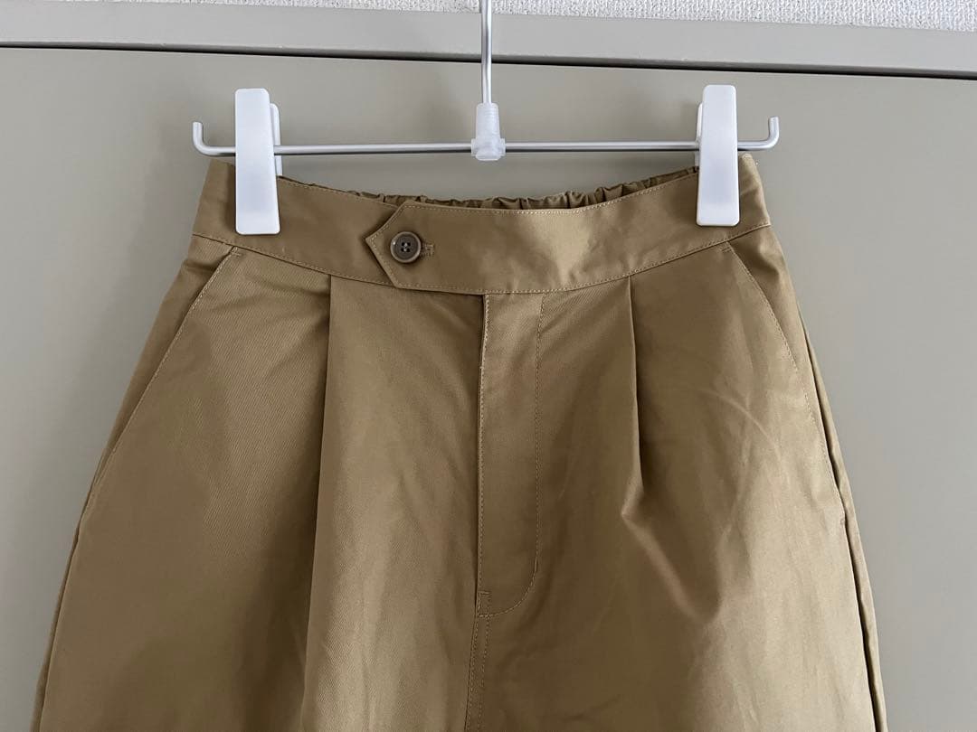“MidiUmi”タックショートパンツ・ベージュ・未使用品