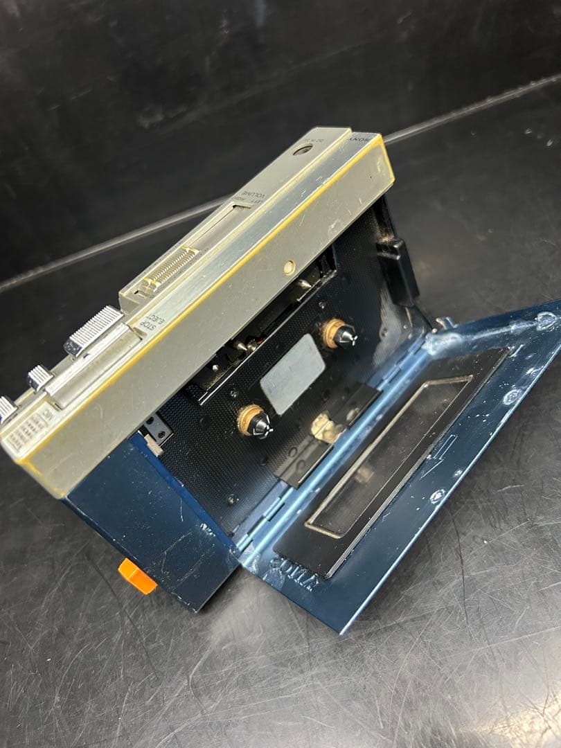 SONY TPS-L2 初代ウォークマン　不動品