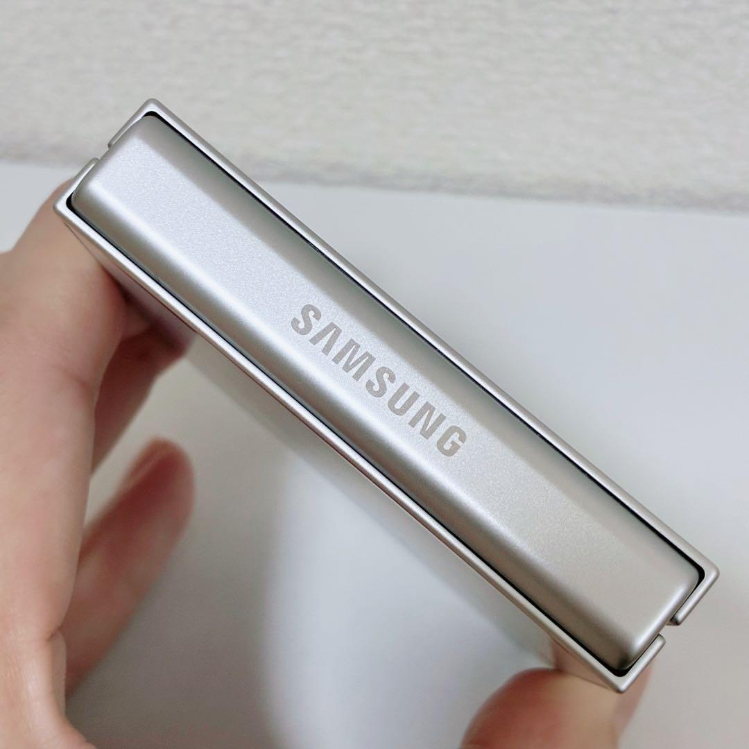 Galaxy Z Flip6 SIMフリー ホワイト 国内版