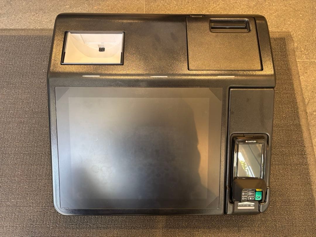 宿泊施設向け自動精算機（APS-01T）