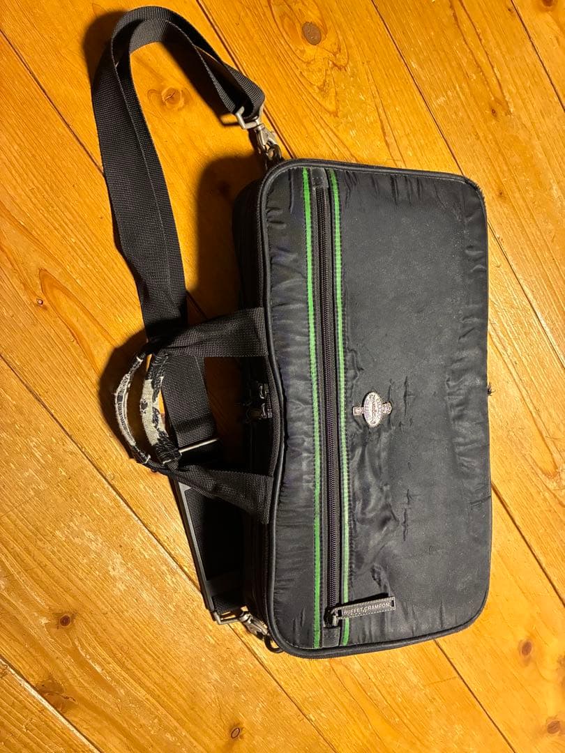 ビュッフェクランポンR13 ケース、カバー付き