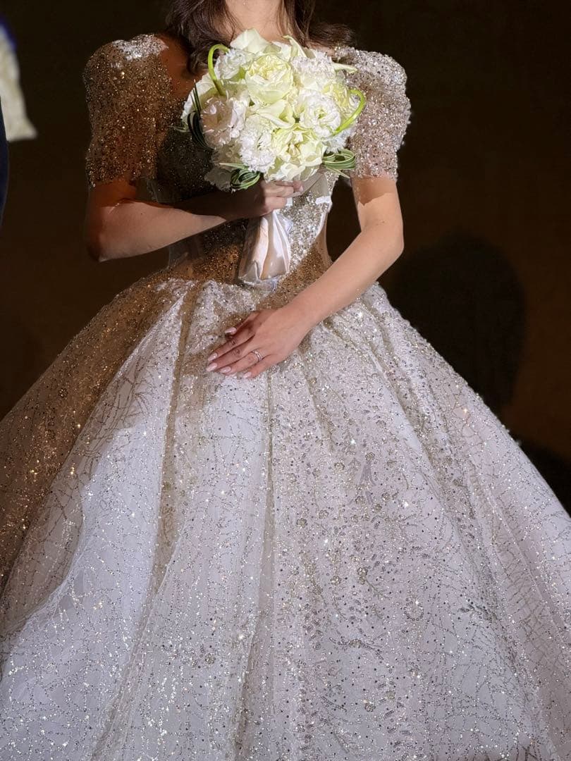 韓国　ウェディングドレス　グリッター