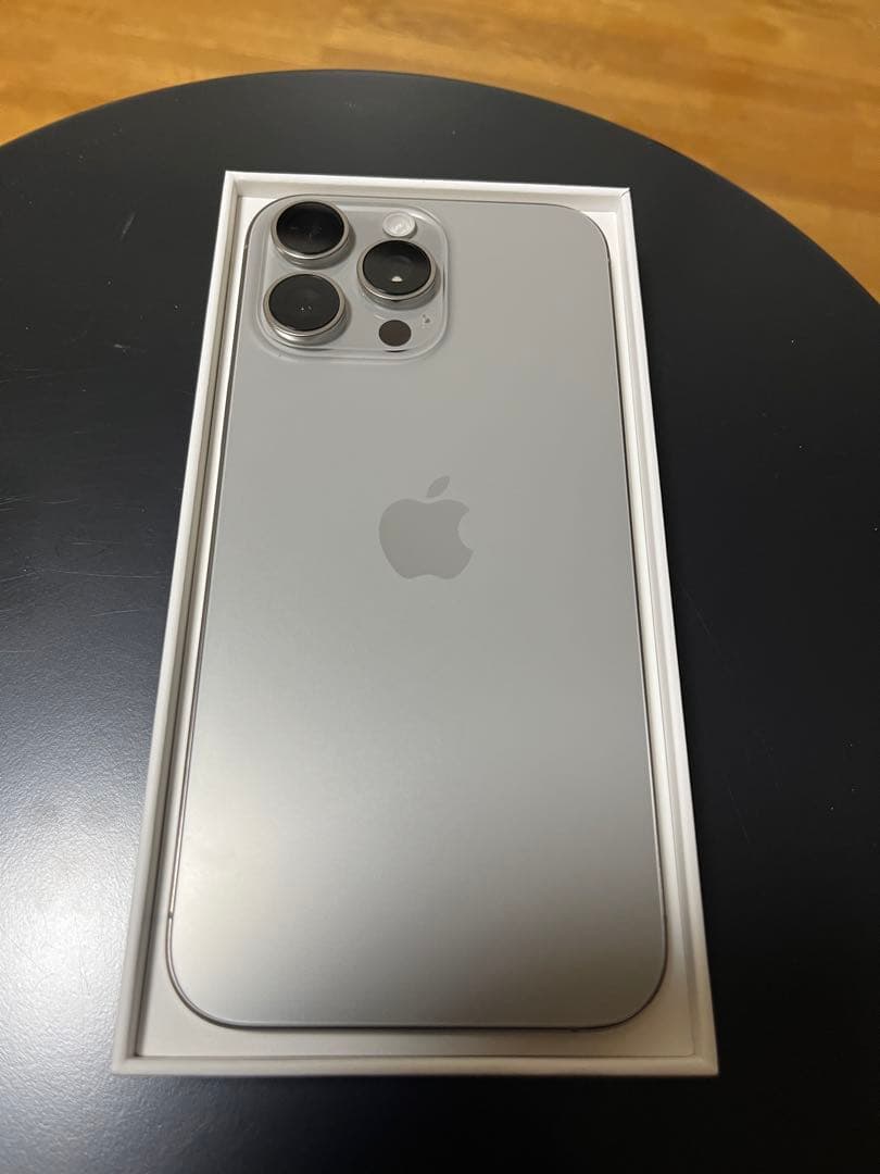 iPhone16 Pro Max 256GB 美品 バッテリー100％初期化済み