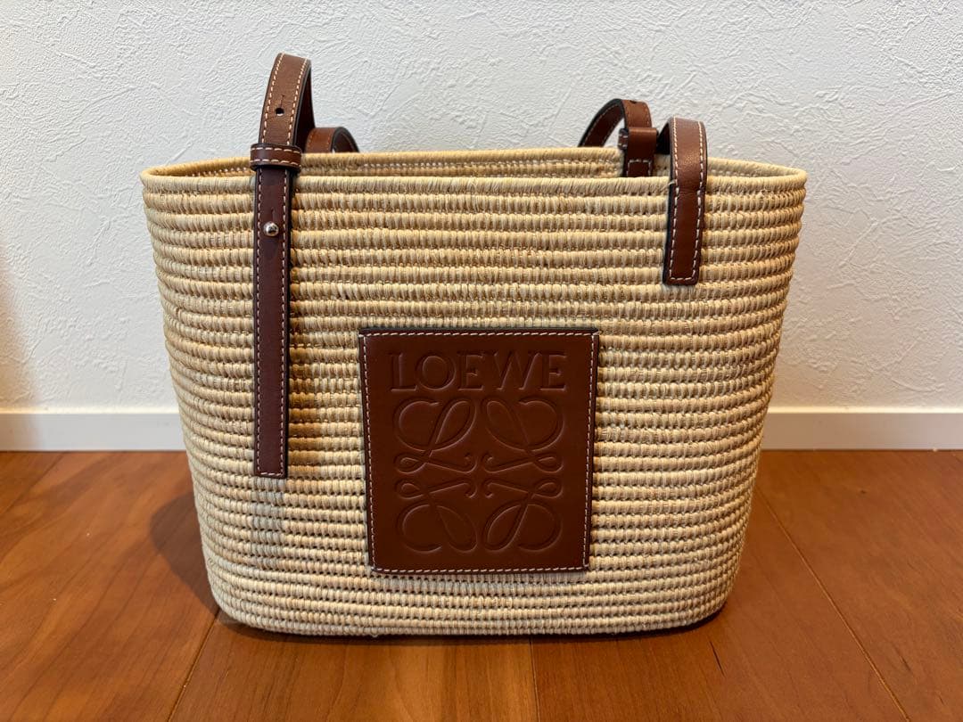 極美品 LOEWE ロエベ　スクエアカゴバック　内袋巾着付き