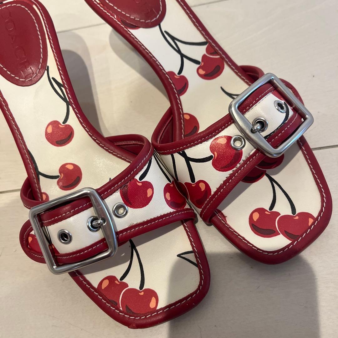 ベヤ　本日限り coach さくらんぼ　チェリー　ミュール