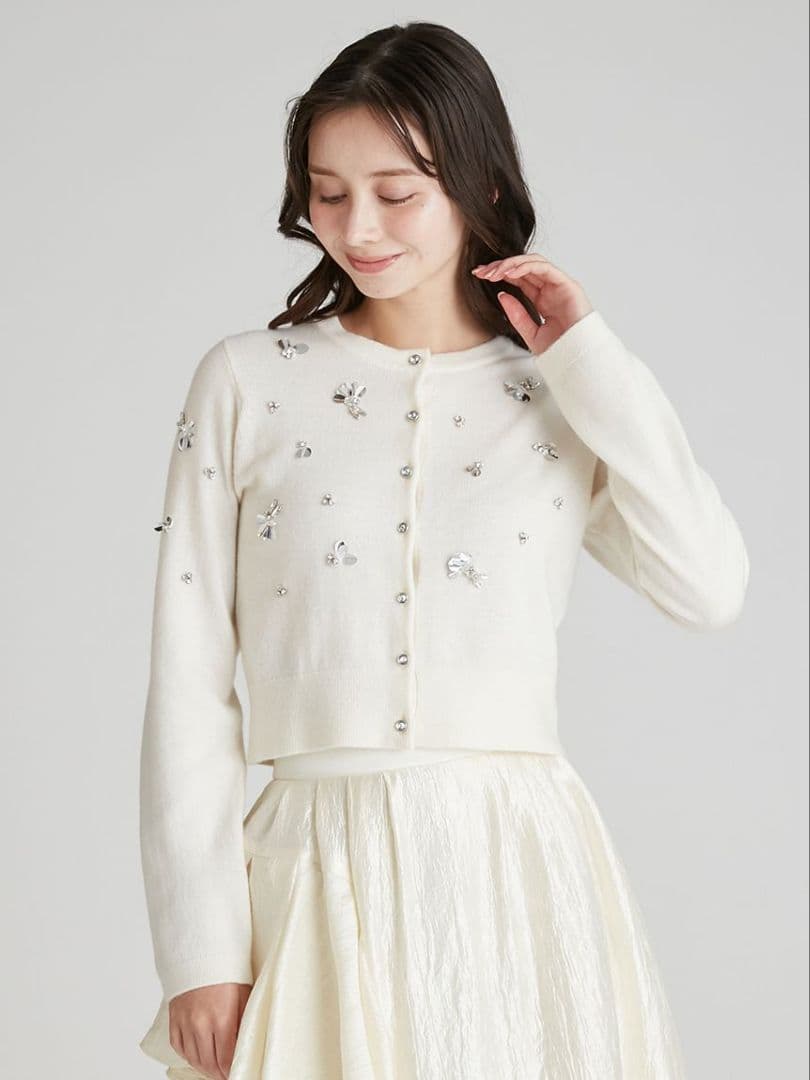 CELFORD（セルフォード）ペタルビジューカーディガン　アイボリー