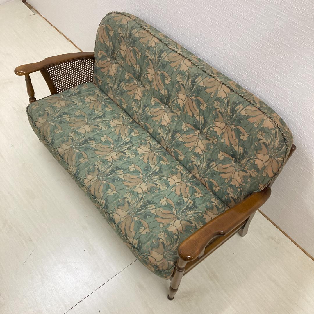【カリモク】コロニアル　２人掛けソファ　ラブソファ　レトロ